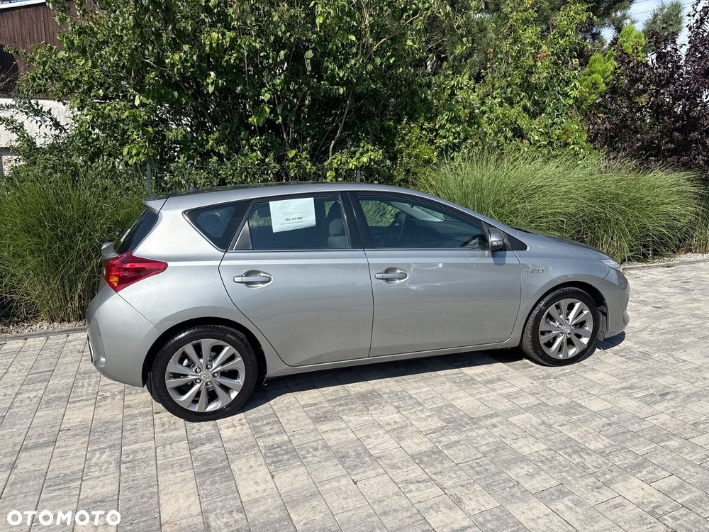 Toyota Auris Hybrid 135 Premium - 12