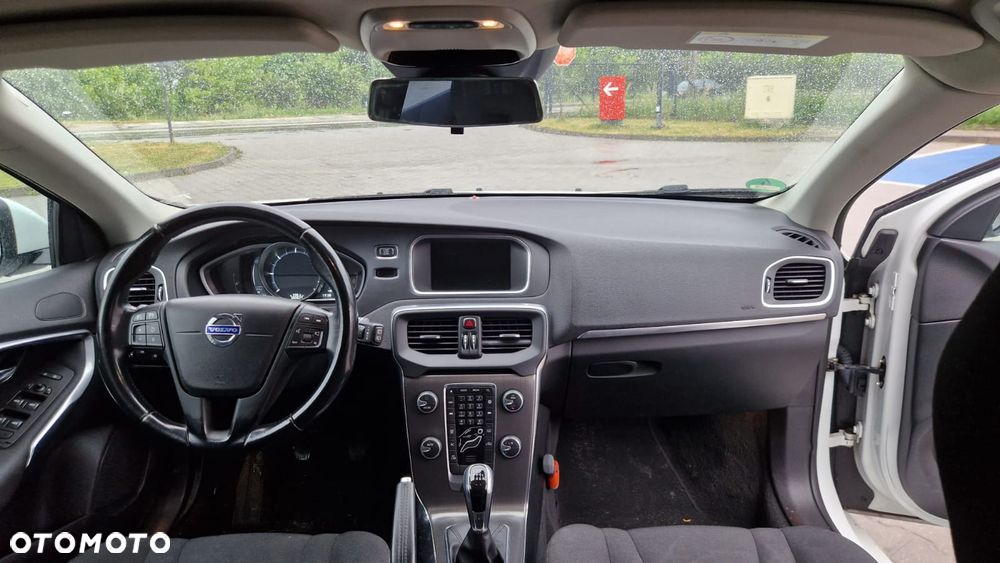 Volvo V40 D4 Summum - 9