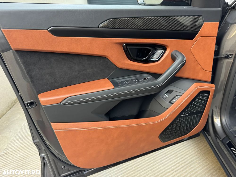 Lamborghini URUS - 27