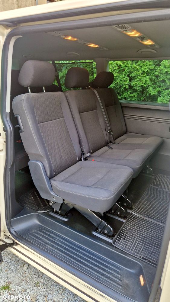 Volkswagen Caravelle - 14