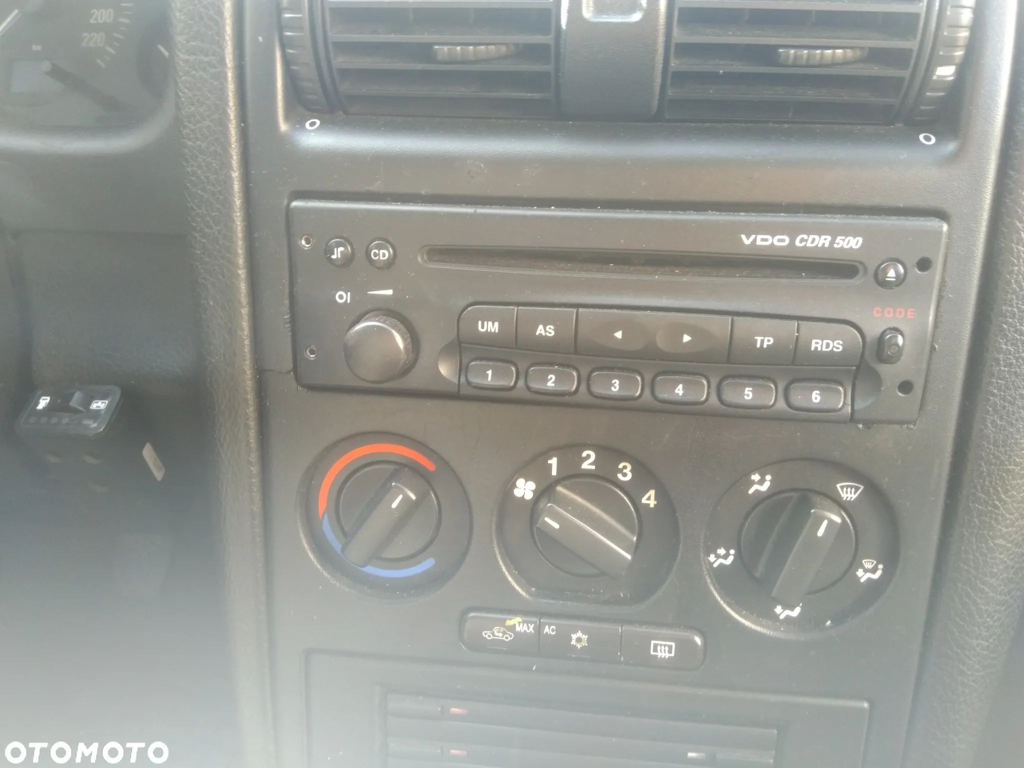 Opel Astra H radio - 1