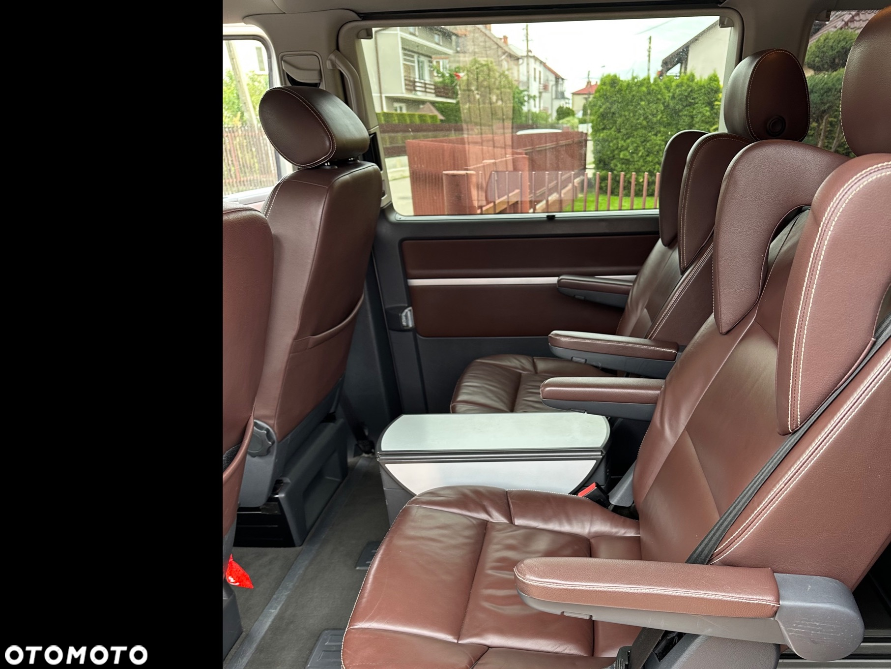 Volkswagen Multivan - 2