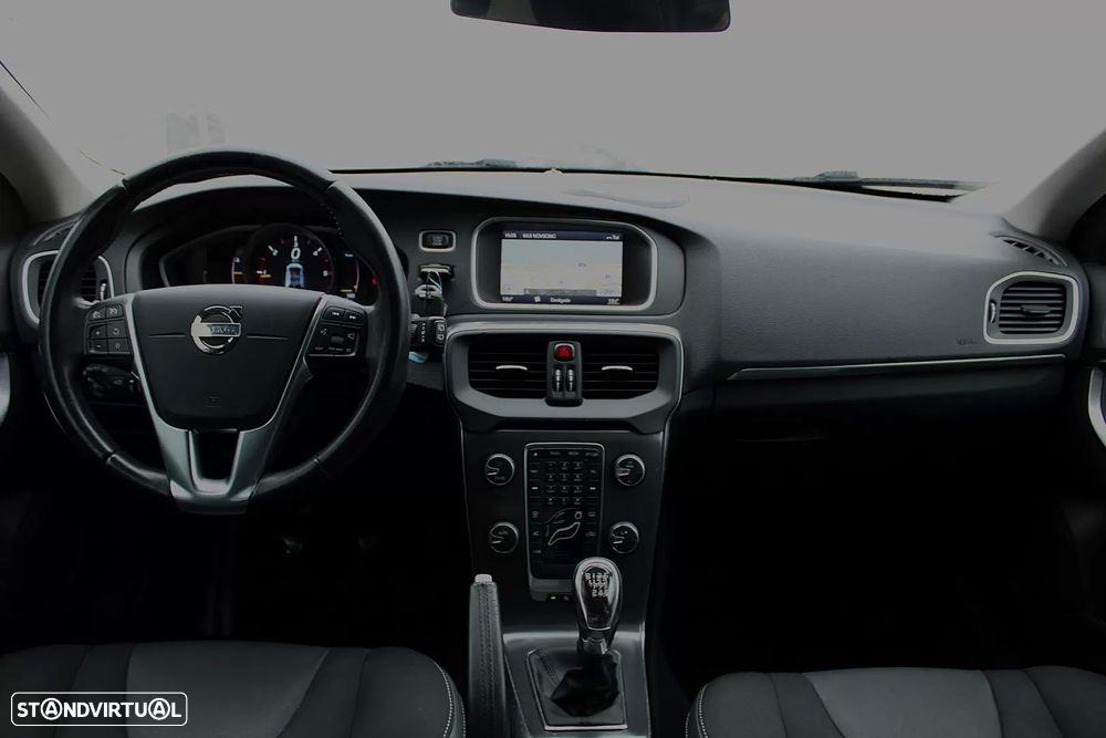 Volvo V40 1.6 D2 Momentum Eco - 23