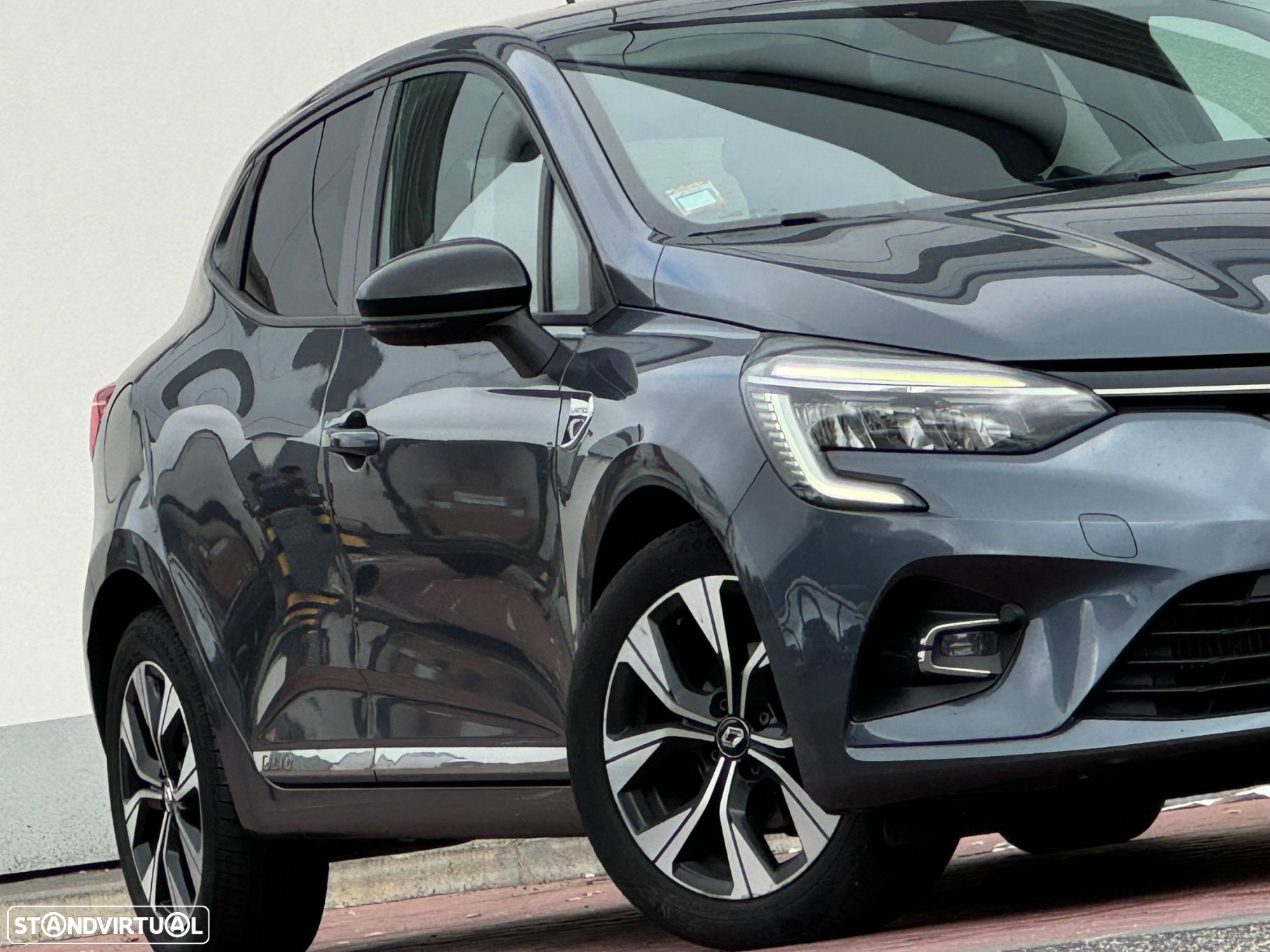 Renault Clio 1.0 TCe Limited Bi-Fuel - 32