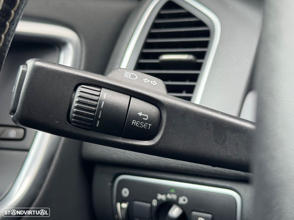 Volvo XC 60 2.0 D4 R-Design - 23