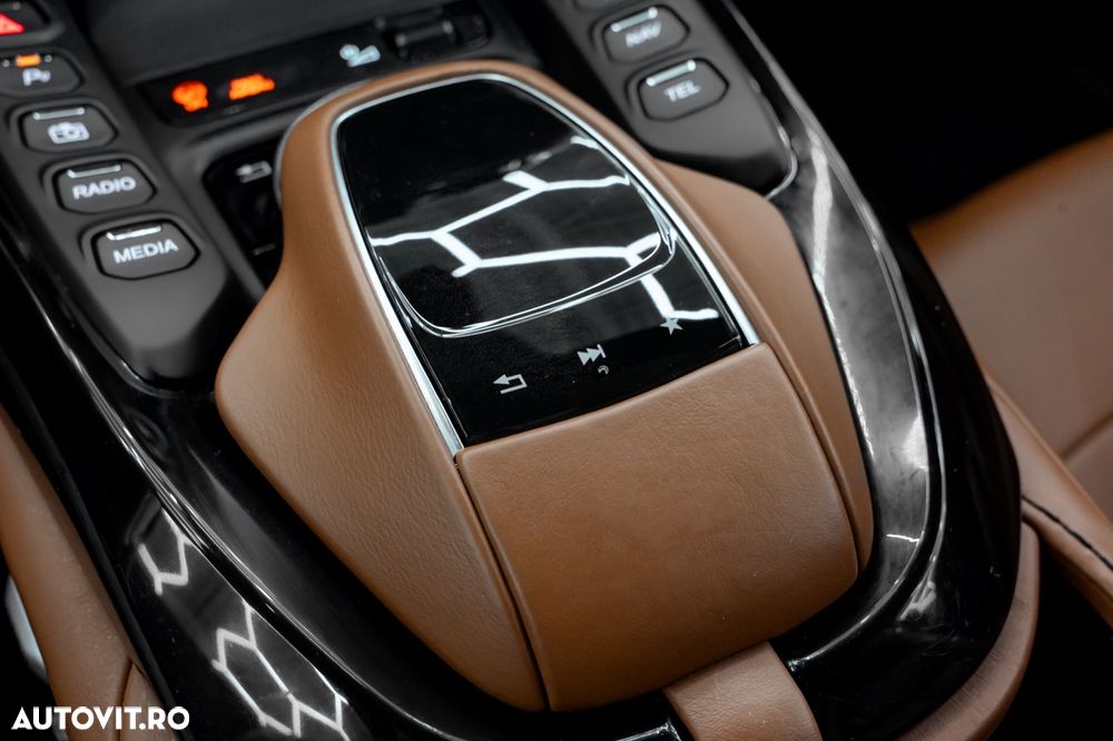 Aston Martin V8 Vantage Standard - 33