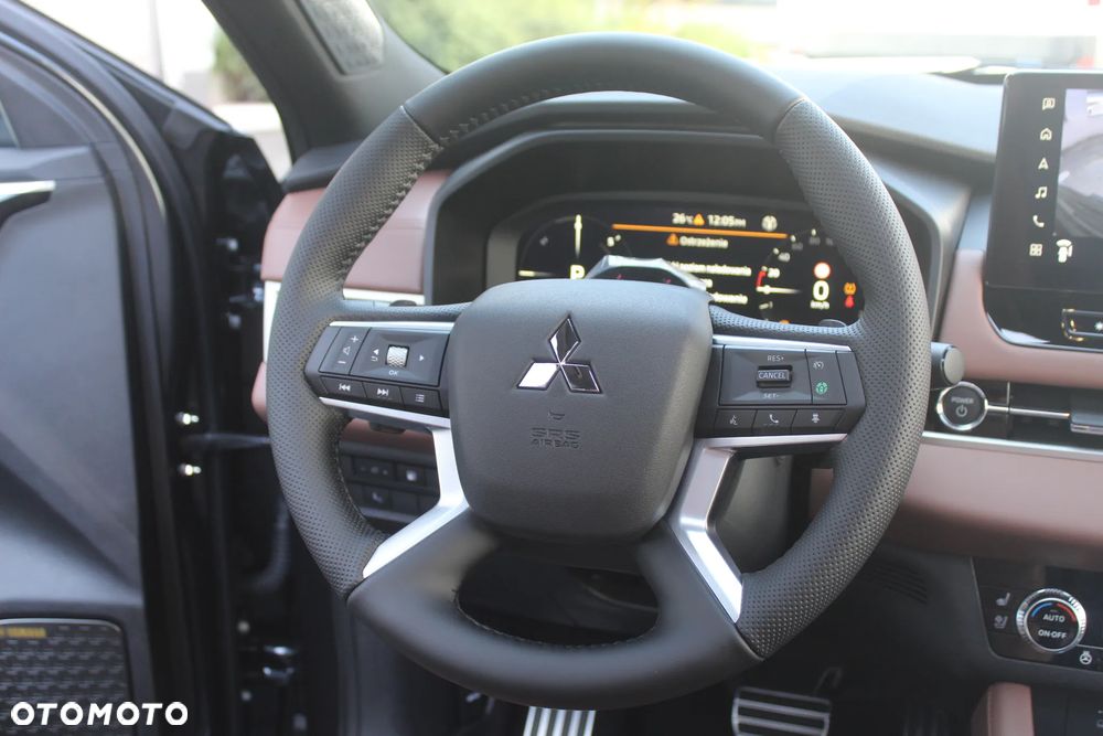 Mitsubishi Outlander Instyle Plus - 24