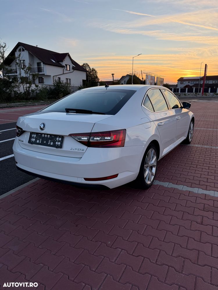 Skoda Superb 2.0 TSI DSG Style - 8