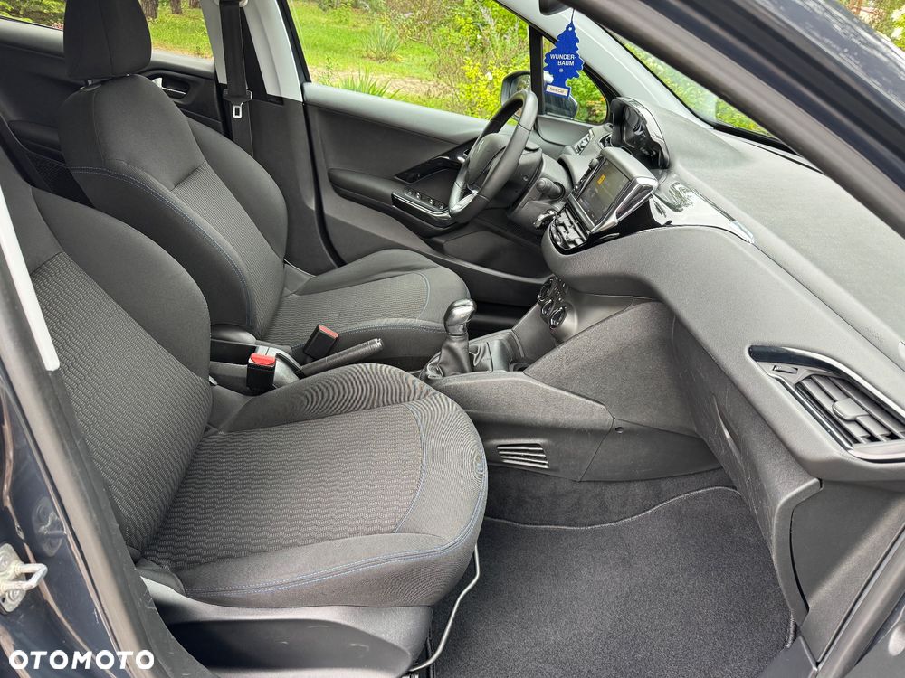 Peugeot 208 PureTech 82 Stop & Start Signature - 24
