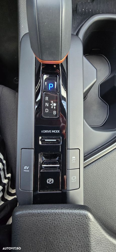 Toyota C-HR 1.8 Hybrid Team Deutschland - 31