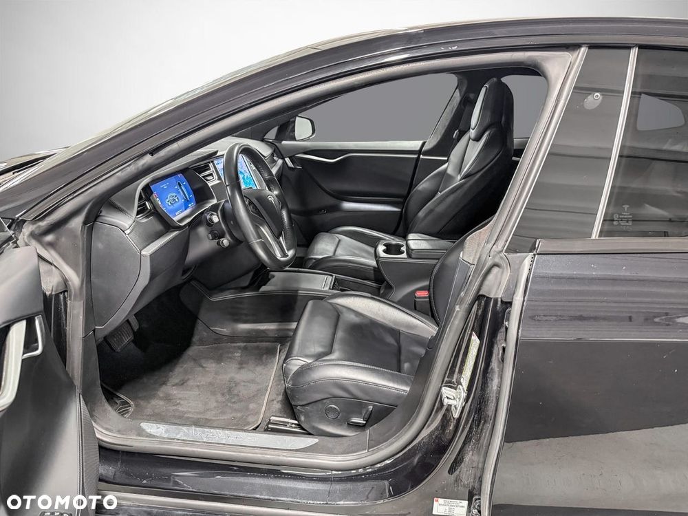 Tesla Model S - 9