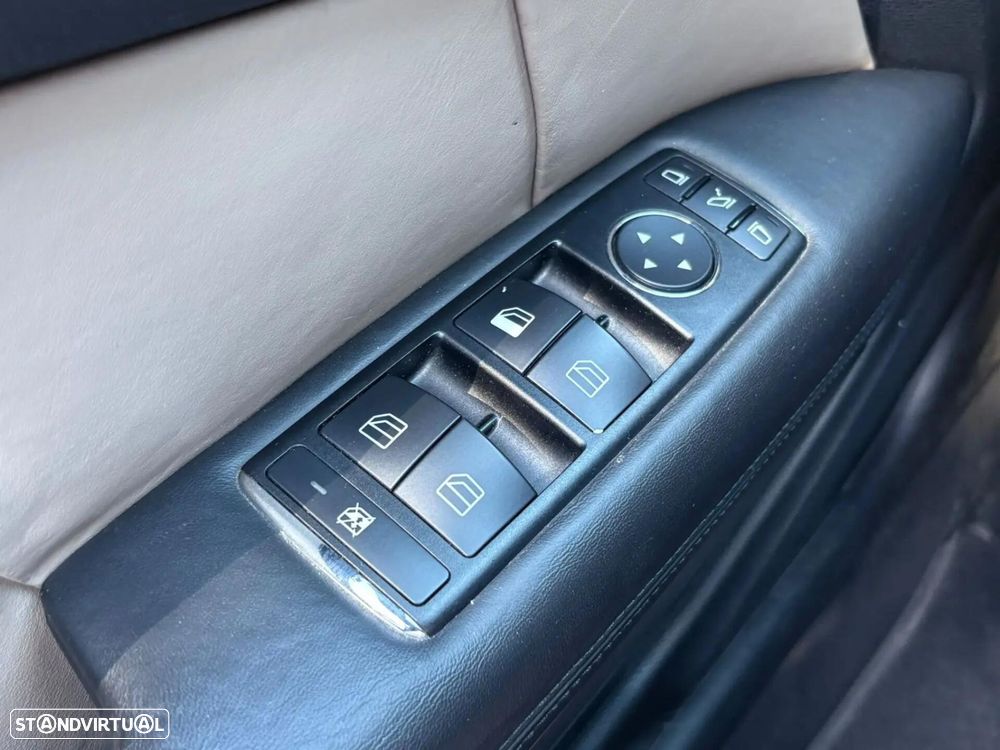 Mercedes-Benz E 350 CGi Avantgarde BlueEfficiency Auto - 36