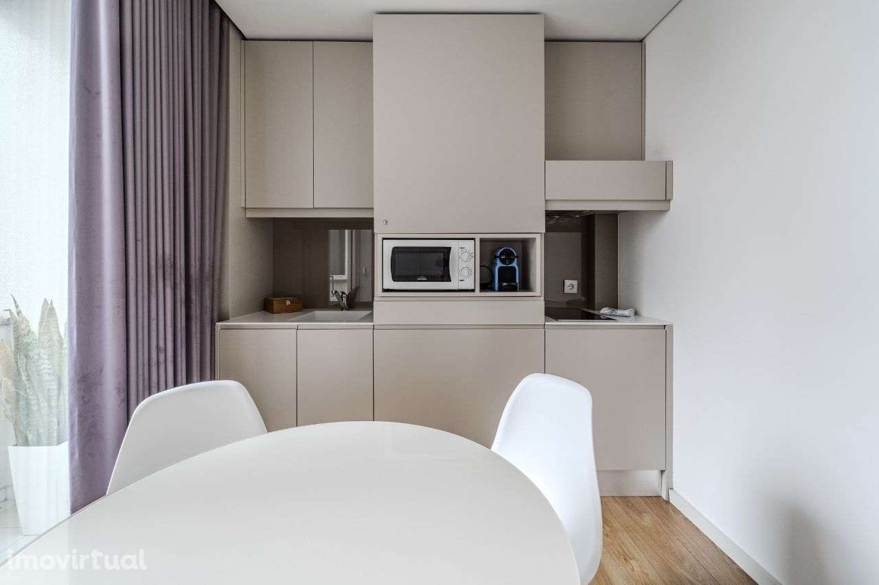 Estúdio com varanda - arrendamento temporário com contas incluídas - Grande imagem: 4/12