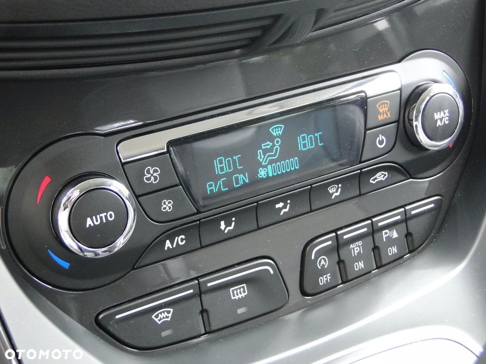 Ford Kuga 2.0 TDCi 4WD Titanium Plus - 24