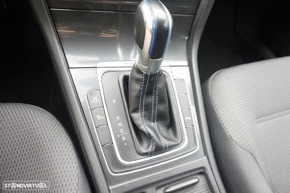 VW e-Golf AC/DC - 23