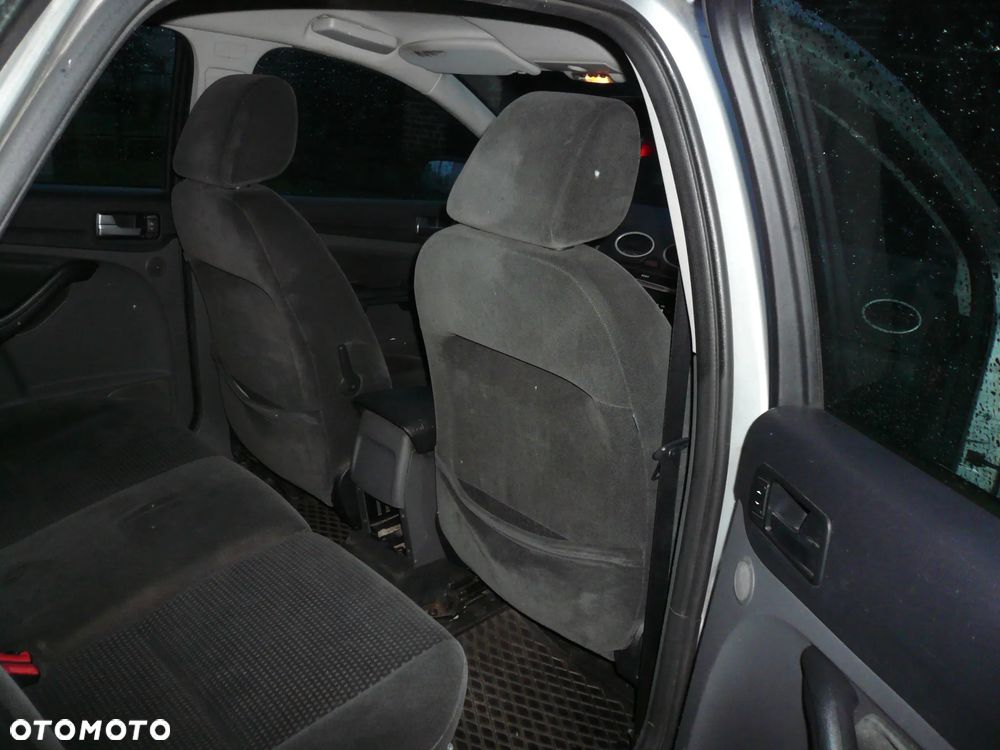 Ford Focus 1.6 TDCi DPF Ghia - 7