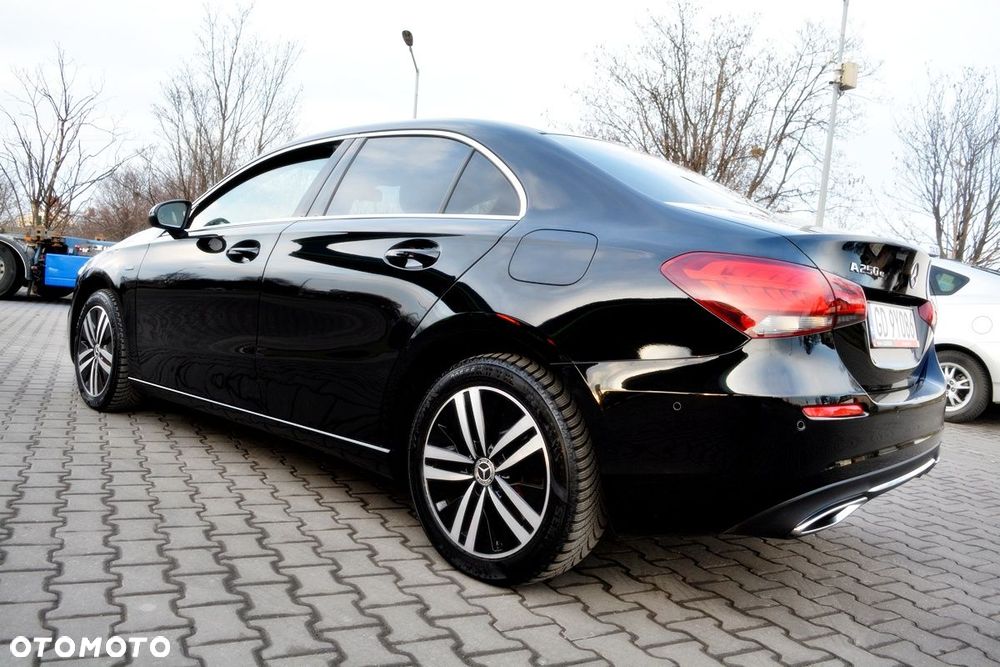 Mercedes-Benz Klasa A 250 e 8G-DCT Edition 2021 - 3