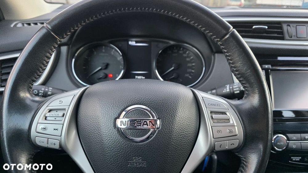 Nissan Qashqai 1.2 DIG-T N-Connecta EU6 - 24