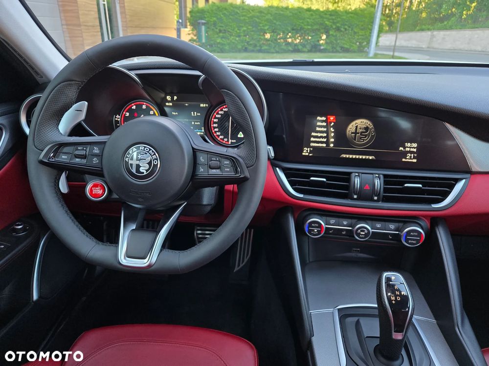 Alfa Romeo Giulia 2.0 Turbo 16V AT8 Veloce Ti - 32