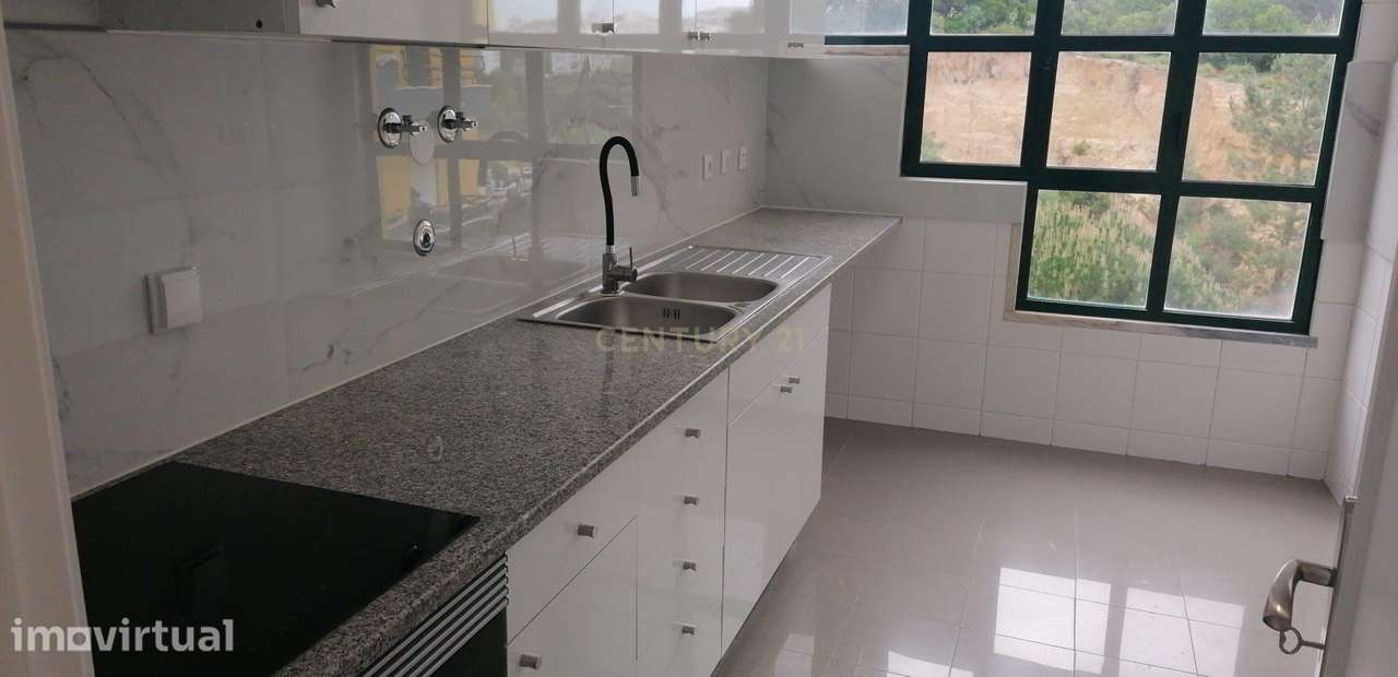 Apartamento de 4 Assoalhadas com Vista sobre o Parque da Paz situado n - Grande imagem: 3/26