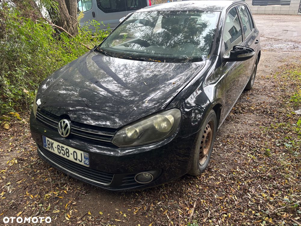 Volkswagen Golf - 1
