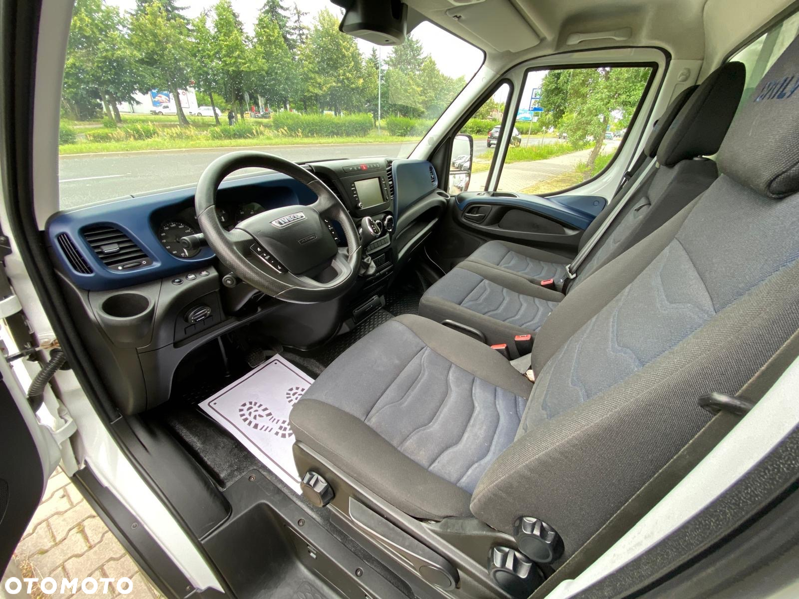 Iveco DAILY 36-160 HI-MATIC CHŁODNIA THERMO KING V300 WINDA ZEPRO - 30