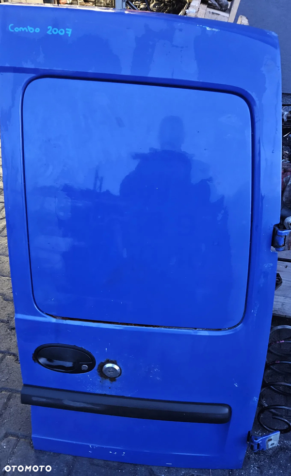 Opel  Combo C  drzwi prawe tył tylne