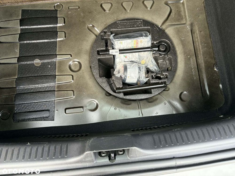 Renault Clio 1.2 16V 75 Collection - 14