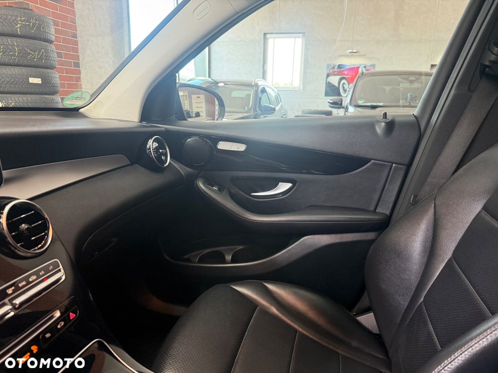 Mercedes-Benz GLC 250 4Matic 9G-TRONIC - 25