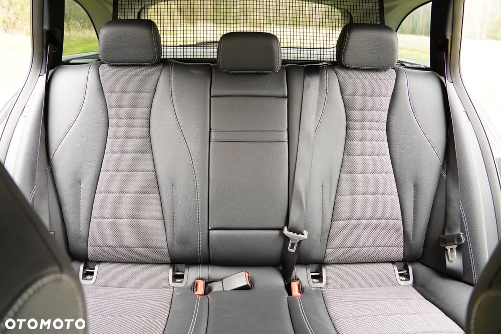 Mercedes-Benz Klasa E 220 d 4-Matic AMG - 25