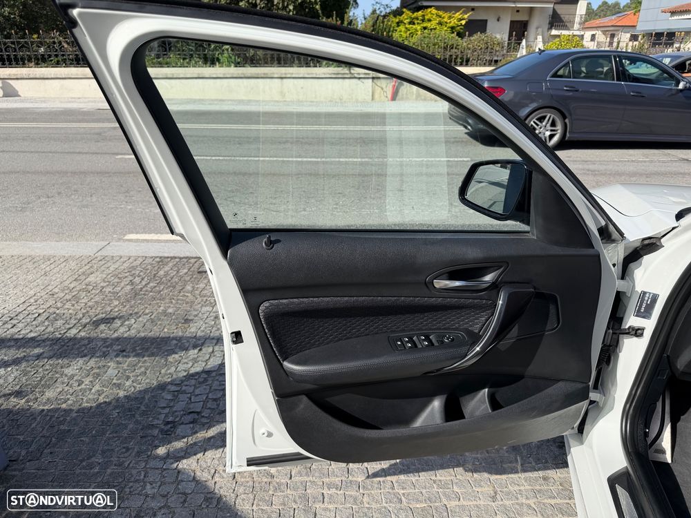 BMW 118 d Pack M - 18