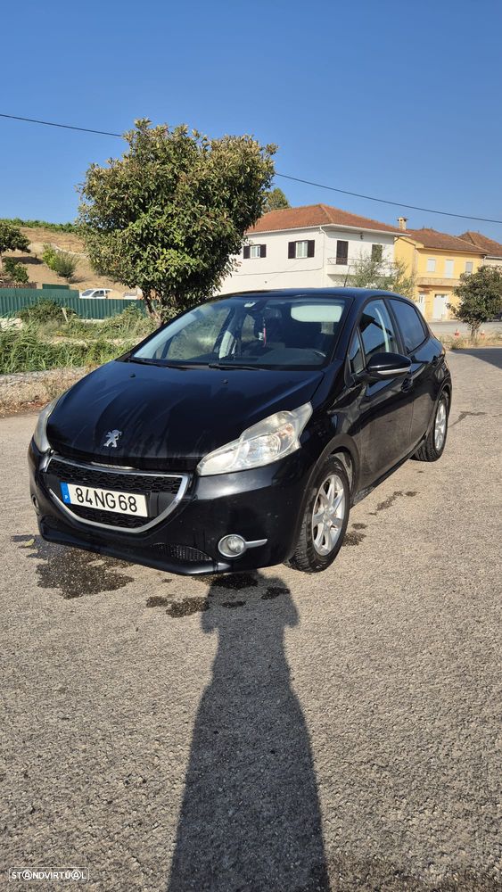 Peugeot 208 1.4 HDi Active - 1