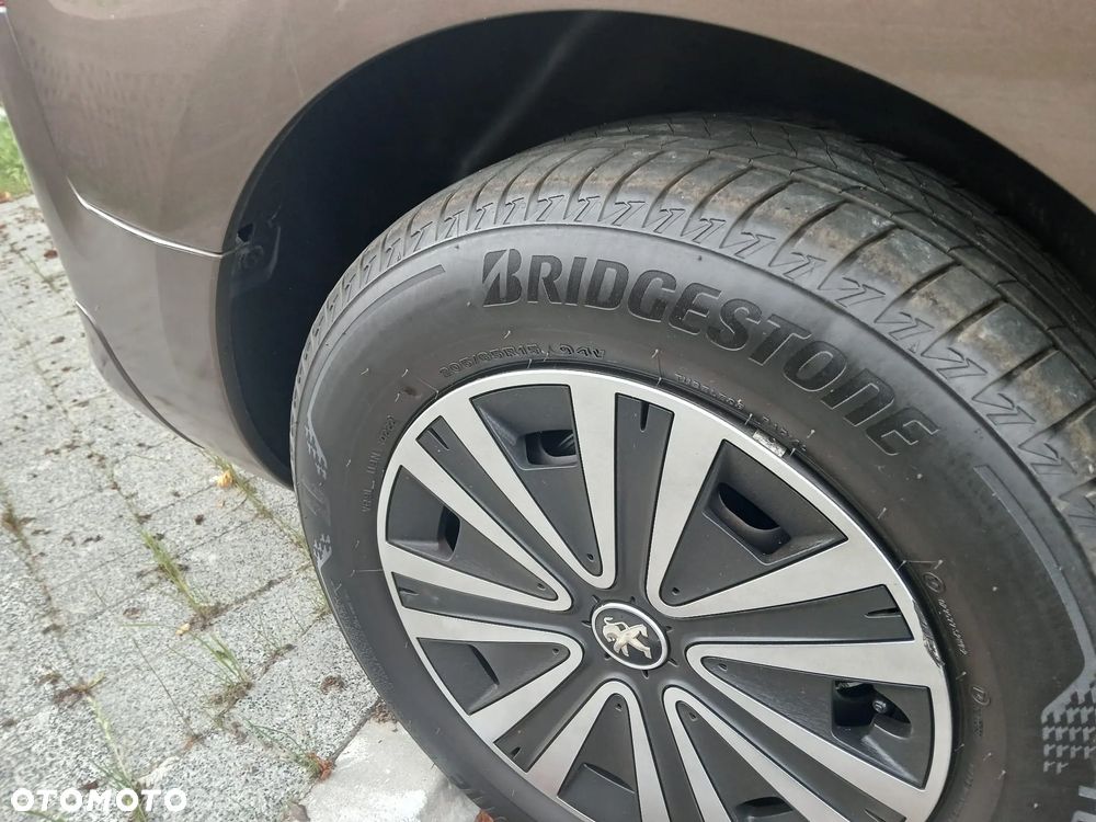 Peugeot Partner 120 VTi Style - 31
