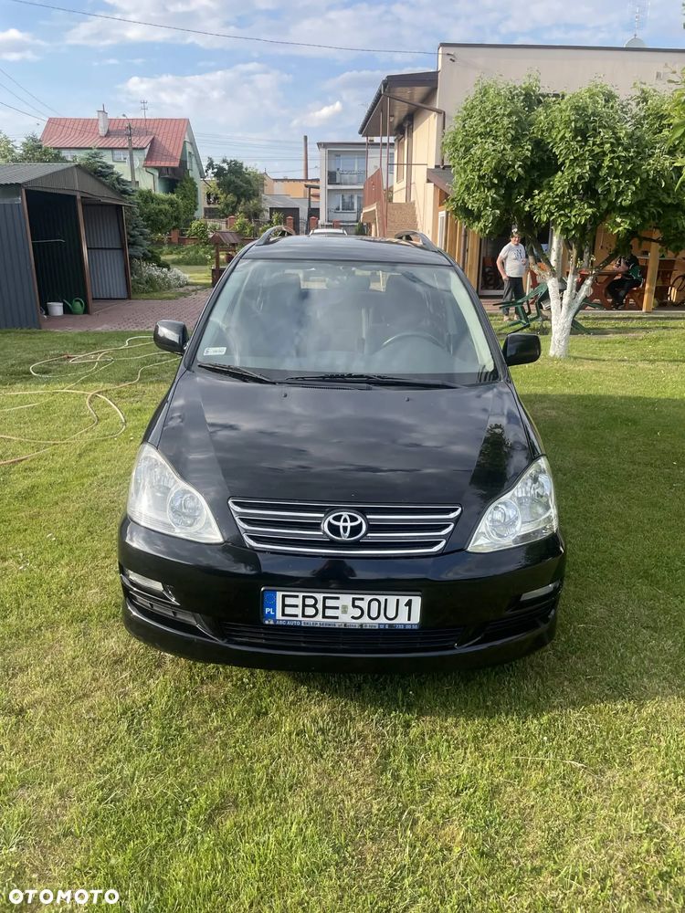 Toyota Avensis Verso D-4D - 2