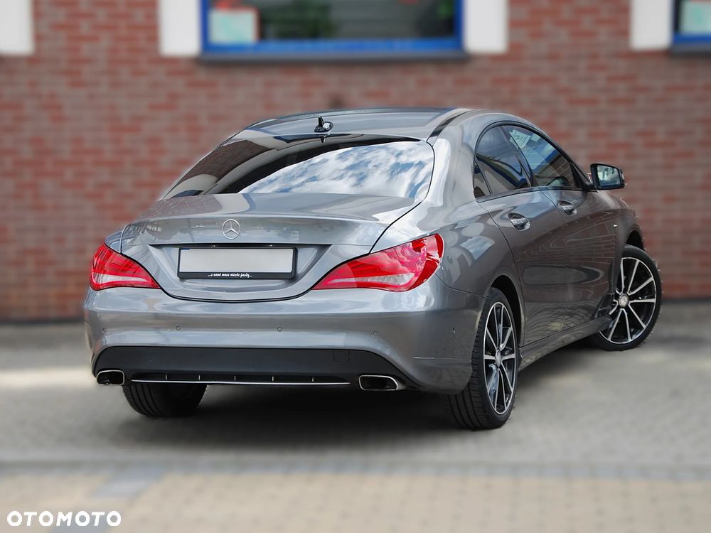 Mercedes-Benz CLA 220 CDI 7G-DCT AMG Line - 5