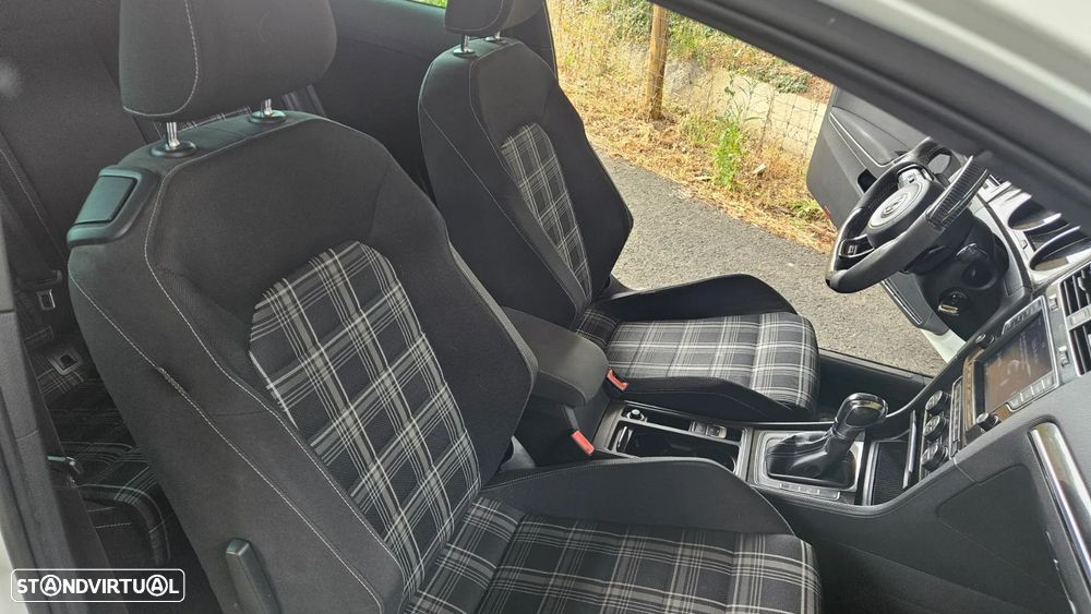 VW Golf 2.0 TDI GTD DSG - 29