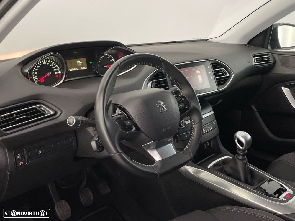 Peugeot 308 SW 1.2 PureTech Allure - 16