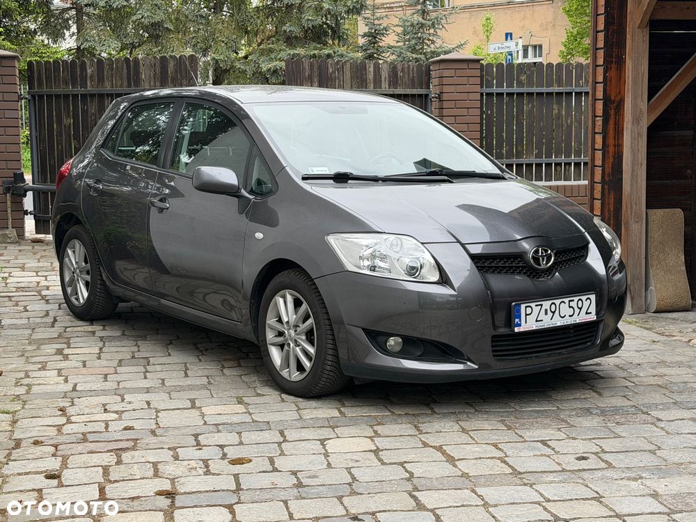 Toyota Auris 2009 photo 2