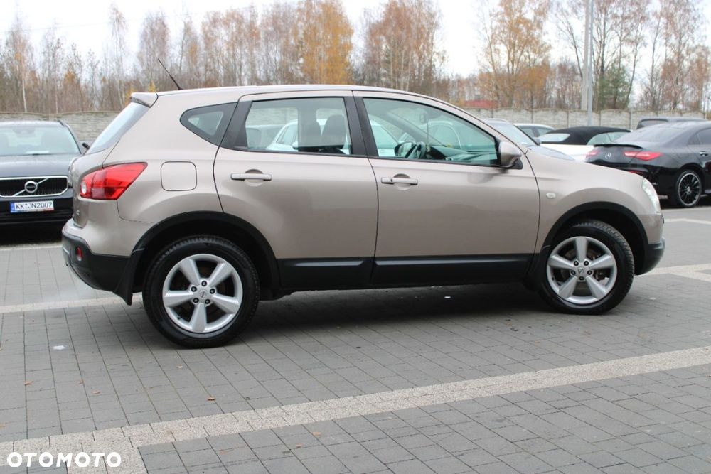 Nissan Qashqai 2.0 dCi 4 x 4 DPF tekna - 8