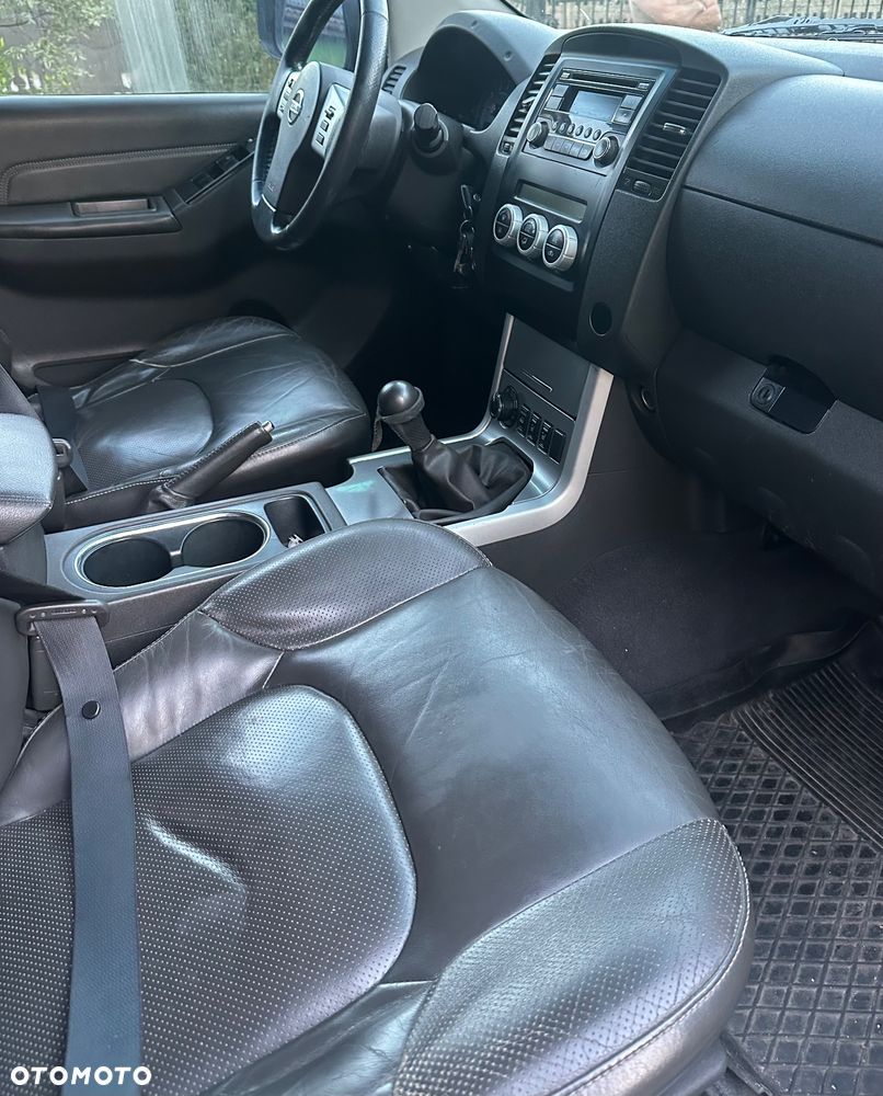 Nissan Navara 2.5 D LE Long - 16
