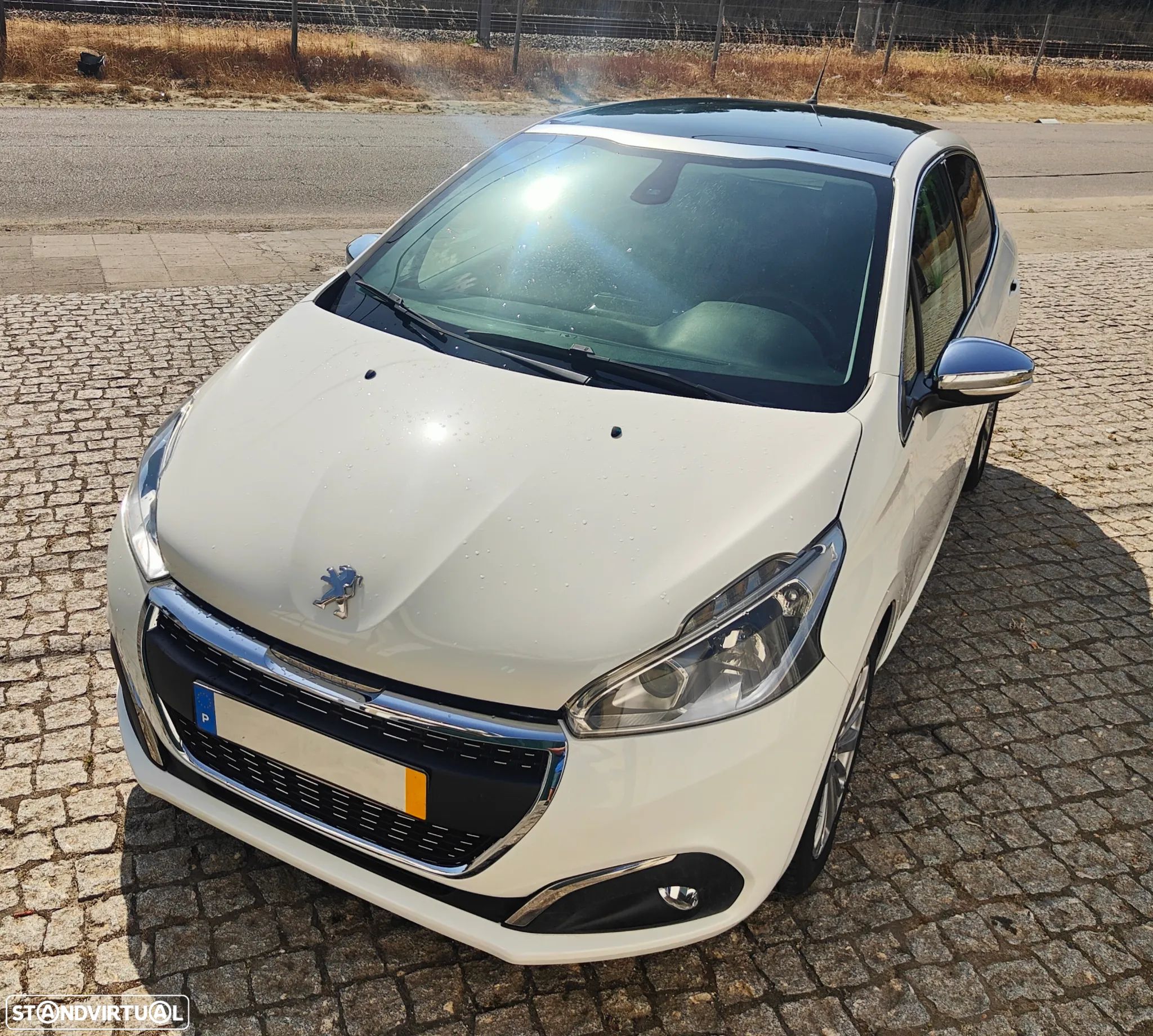 Peugeot 208 1.6 BlueHDi Allure - 1