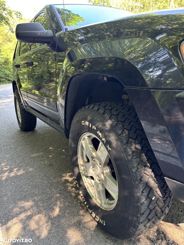 Jeep Grand Cherokee - 8