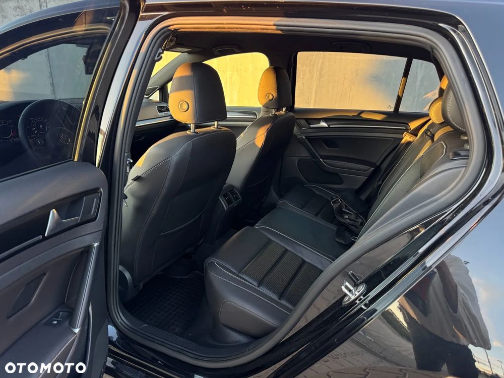 Volkswagen Golf - 7
