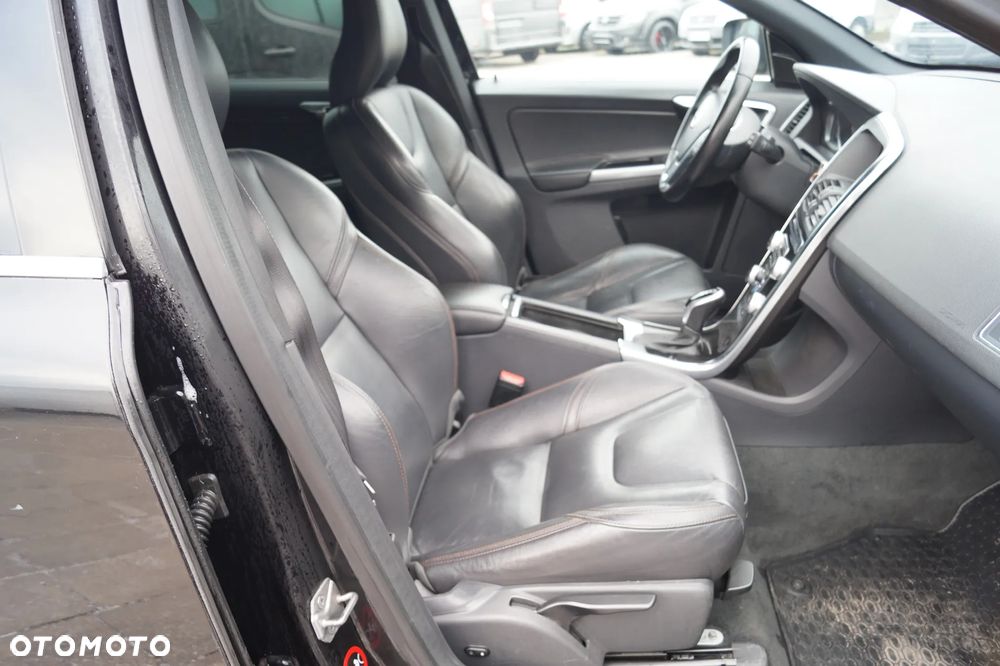 Volvo XC 60 D3 Drive-E Momentum - 22