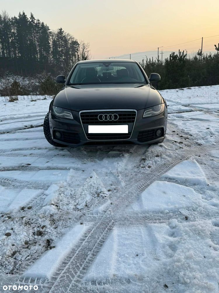 Audi A4 Limousine - 1