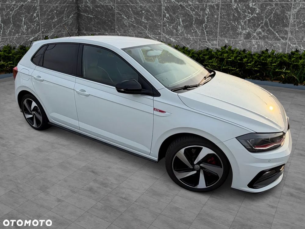Volkswagen Polo 2.0 TSI DSG GTI - 12