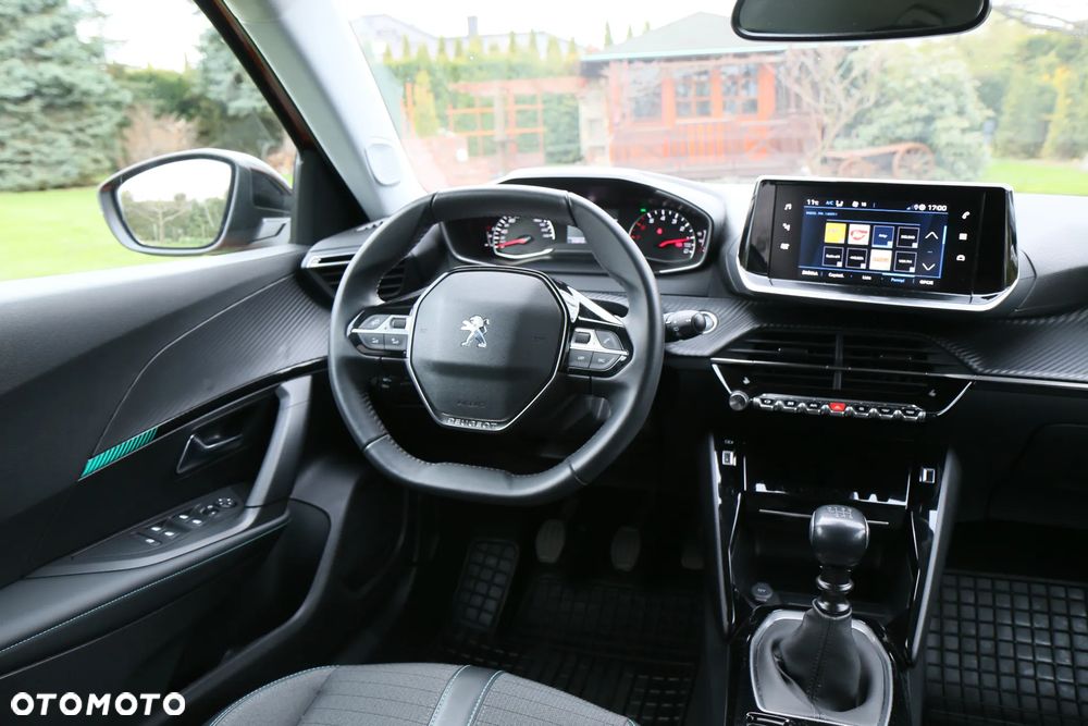 Peugeot 2008 1.2 PureTech Allure S&S - 9