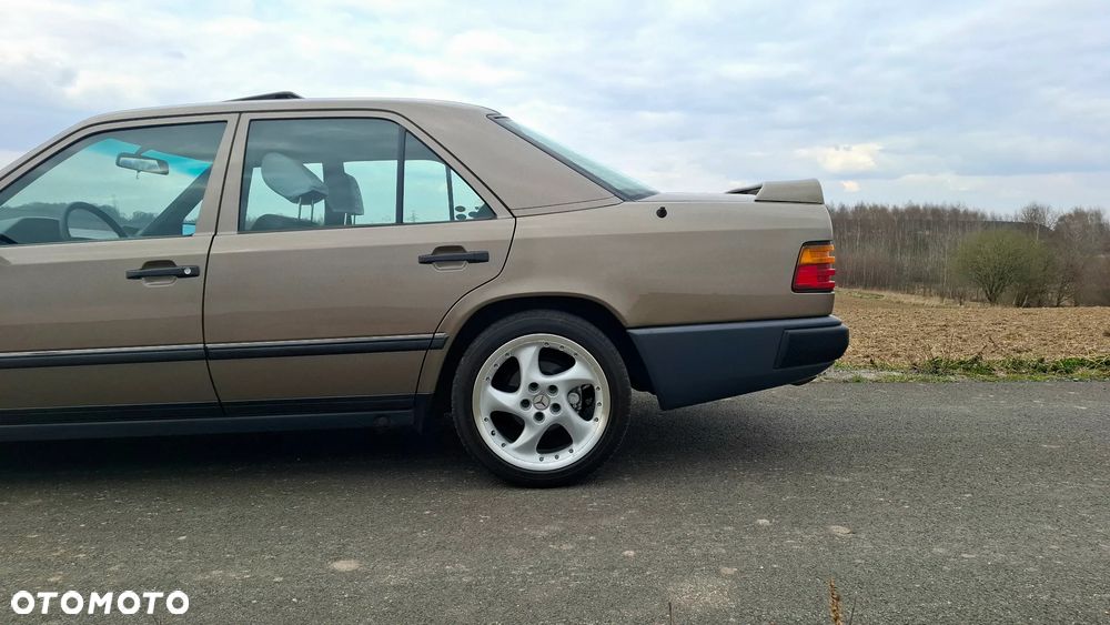 Mercedes-Benz W124 (1984-1993) - 6