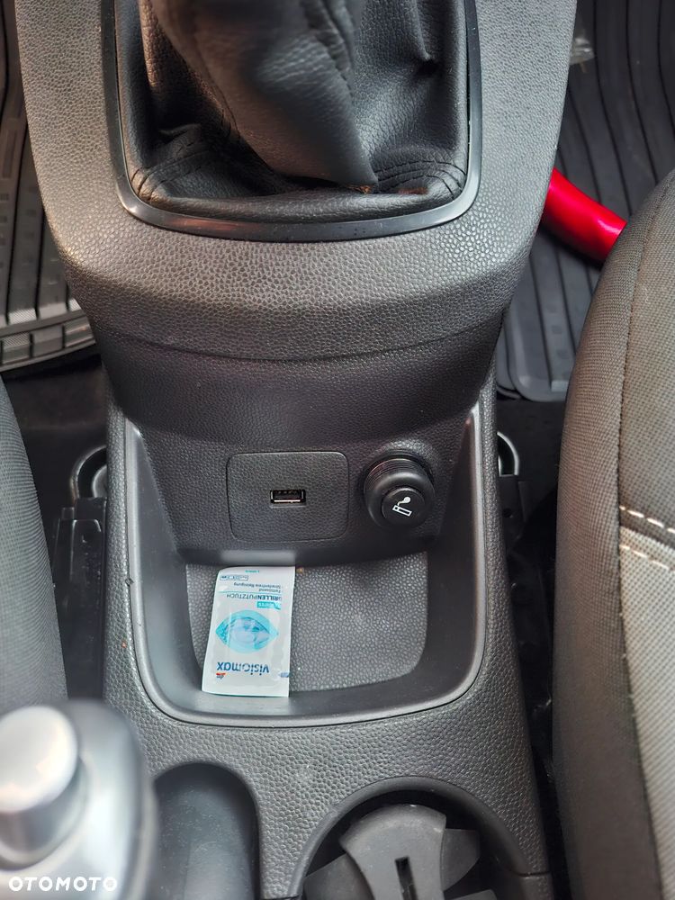 Ford Fiesta - 25