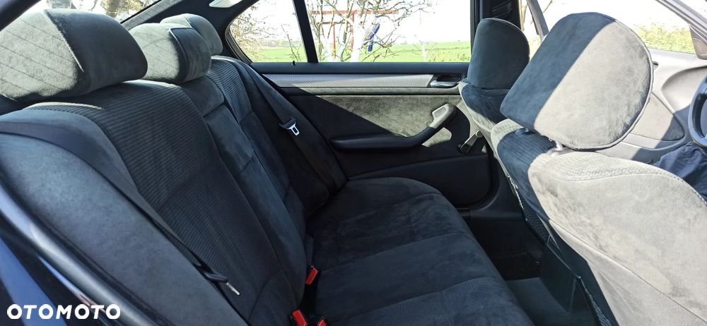 BMW Seria 3 318i Edition Sport - 15